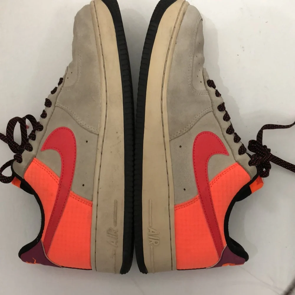 NIKE AIR FORCE 1 LOW ACG LIGHT OREWOOD BROWN RUNNING SNEAKERS MENS SIZE 9.5